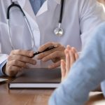 Réduction mammaire : Combien faut-il de temps d'arrêt ?